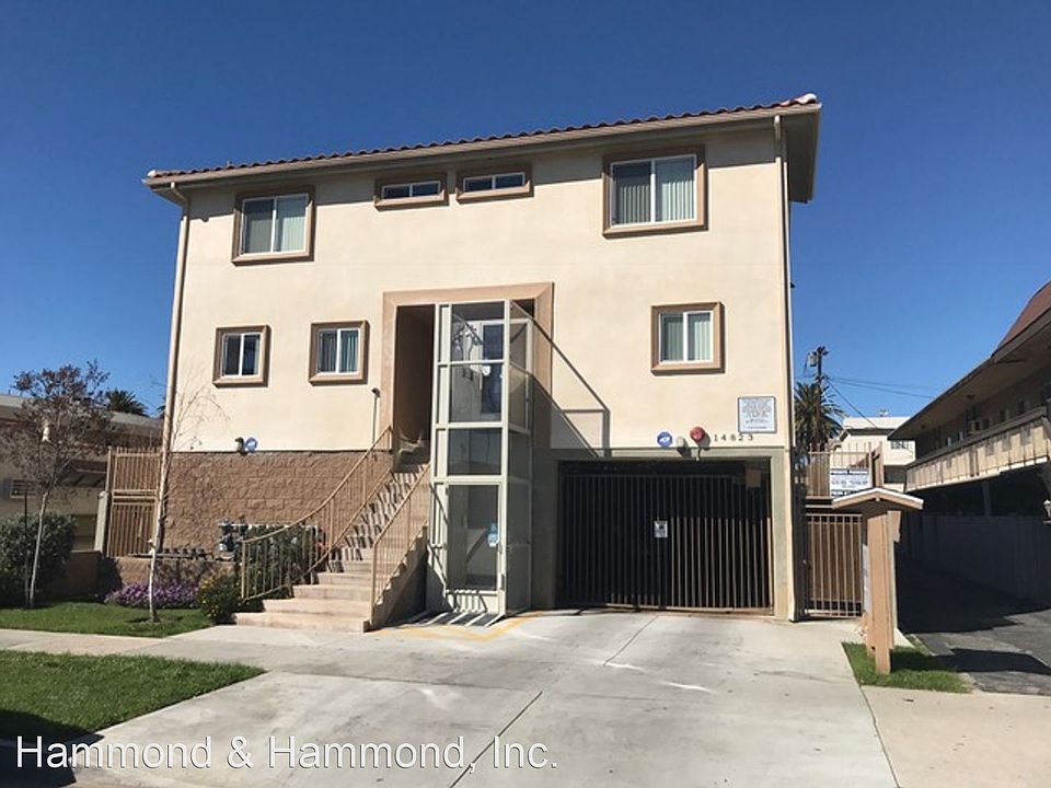 1st image of 14823 Sylvan St #7