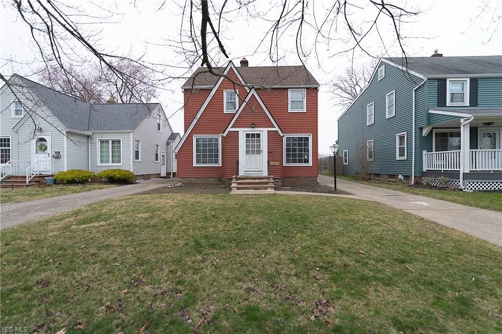 16209 Laverne Ave photo 1