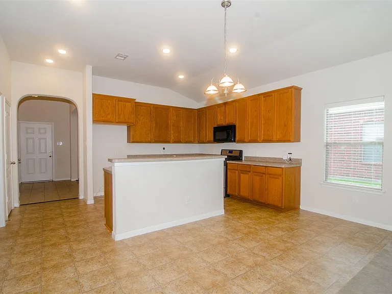 18314 Fairwood Meadow Ct — Photo 5