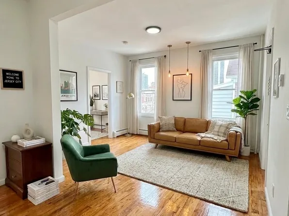 245 Duncan Avenue image 1 of 22