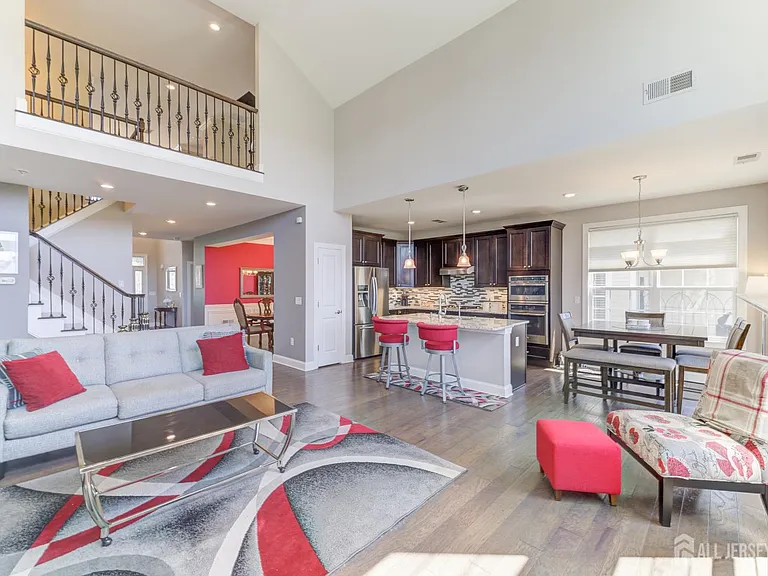 6 Michelangelo Dr S — Photo 11