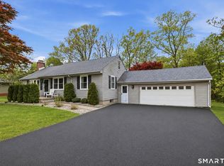 24 Berkshire Dr, Farmington, CT 06032