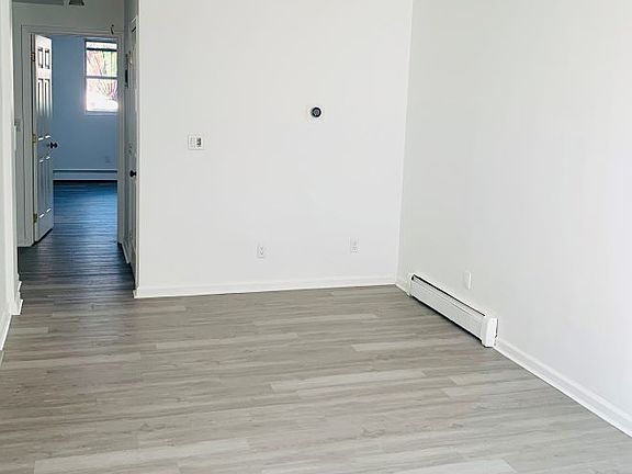 5th image of 209 Macdougal St #1