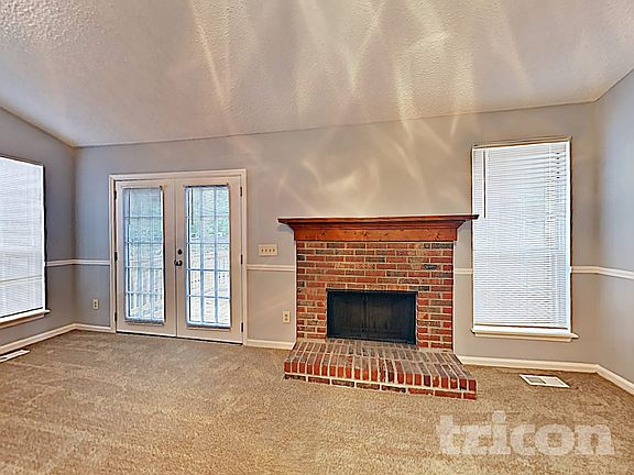 2nd image of 225 Salusbury Ln
