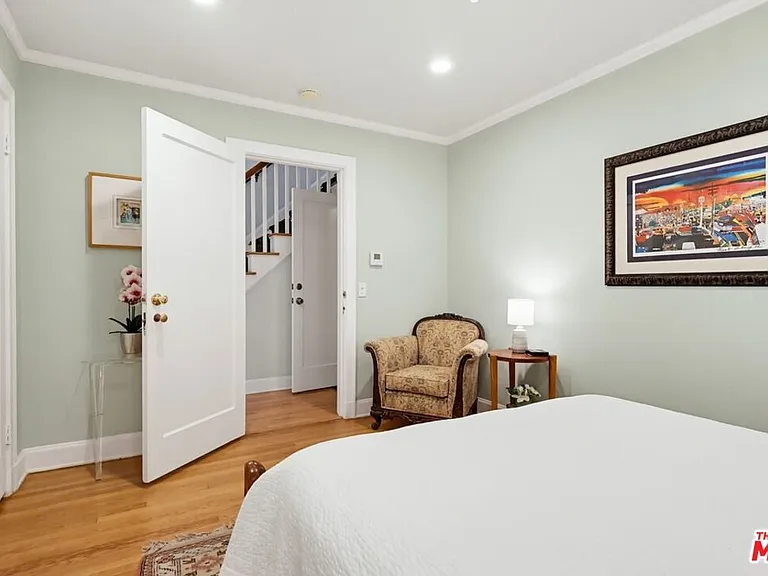 516 S Rimpau Blvd — Photo 35