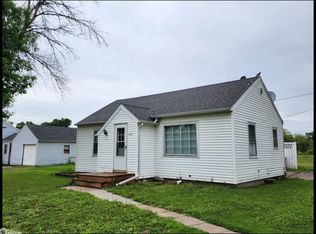 409 Whitney St, Griswold, IA 51535