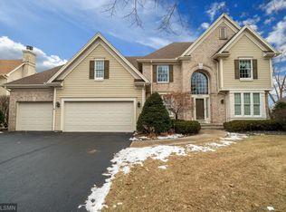 3813 Bridgewater Dr, Eagan, MN 55123