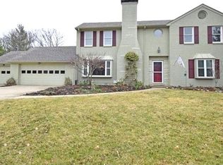 8788 Woodview Dr, Cincinnati, OH 45231