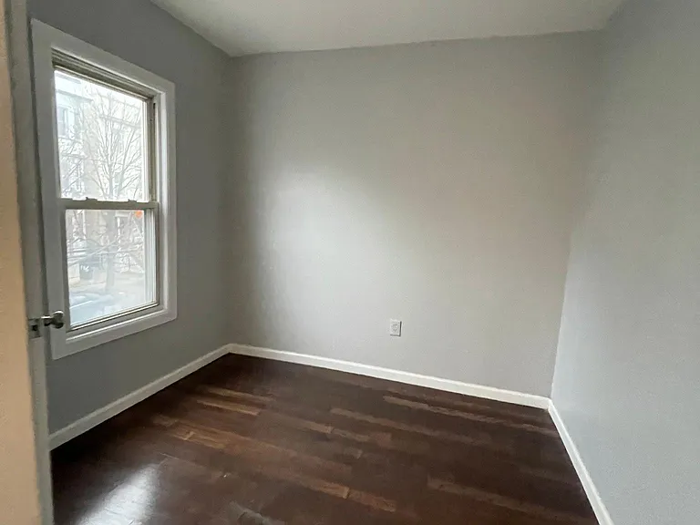 131 S 13th St #2 — photo 3 of 6