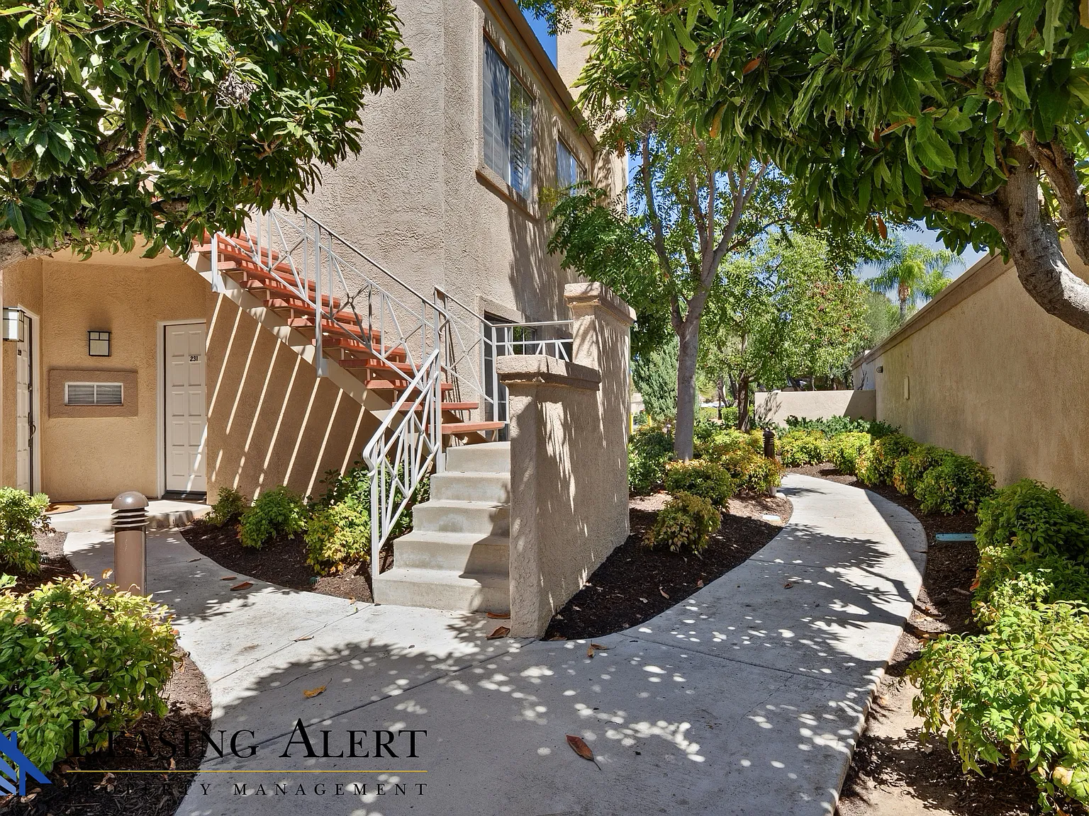 2 bed, 940 sqft, $2,950 — Photo 2