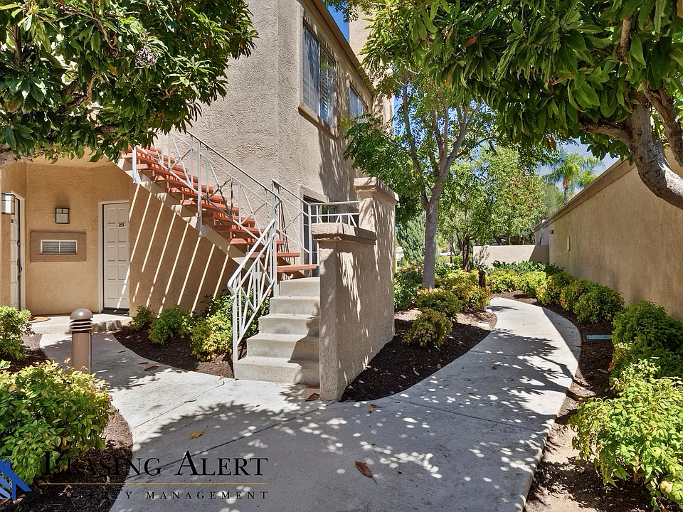 23709 Del Monte Dr #231