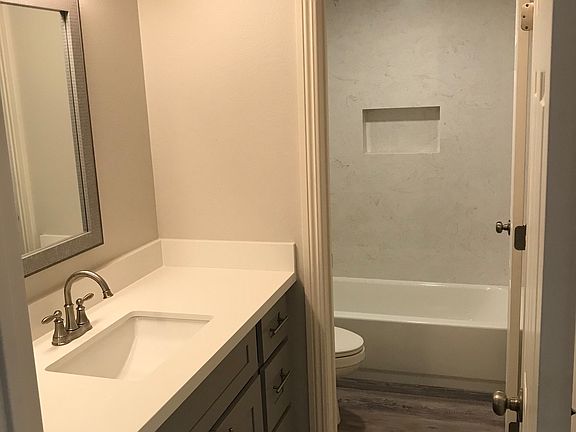 3rd image of 11585 Pecan Way