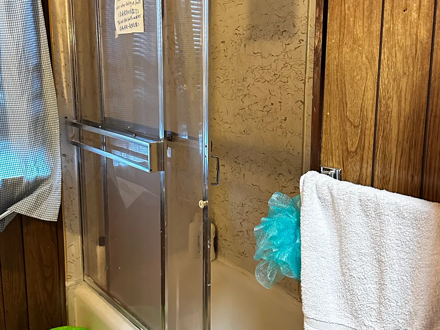 1 bed, 1.5 bath, 350 sqft, $900 — Photo 3