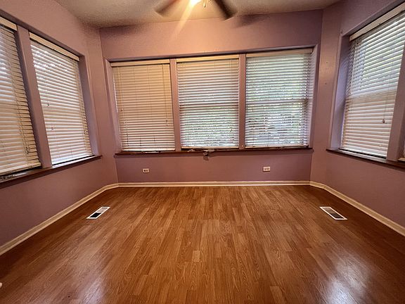 3rd image of 4740 N Rockwell St #1