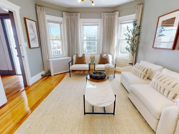 3943 Washington St, Roslindale, MA 02131