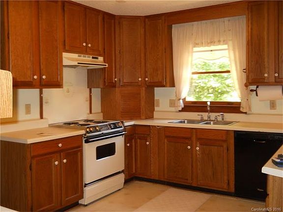 4th image of 712 Candlewick Dr