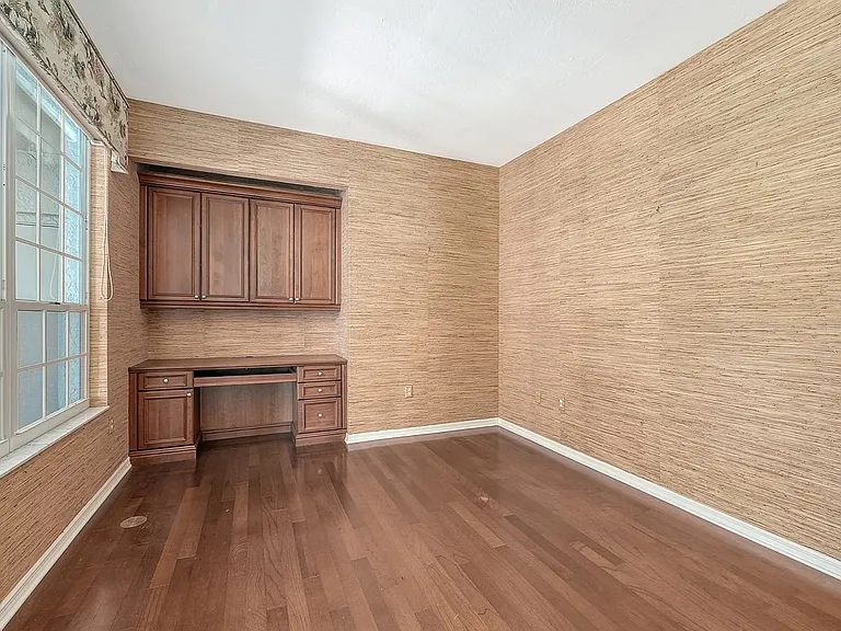 4072 Penshurst Park — Photo 10