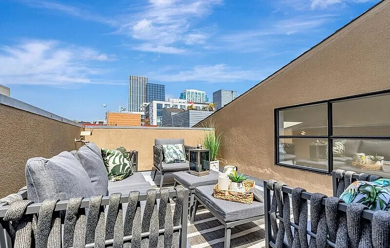 1 bed, 2.0 bath, 1695 sqft, $3,700 — Photo 2