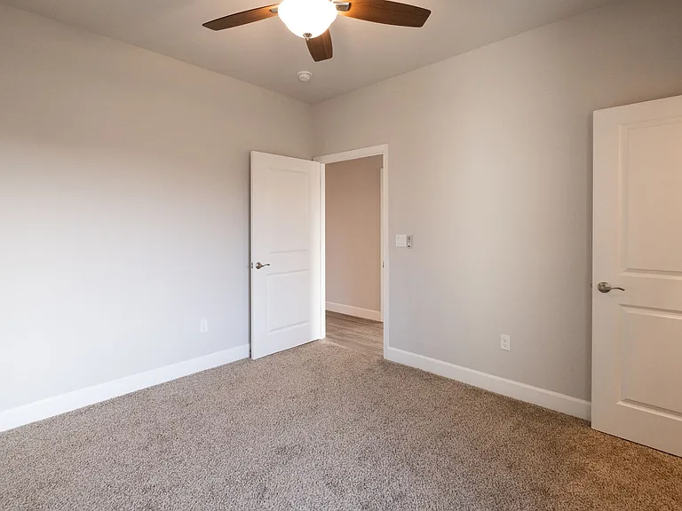 814 N Palm St — Photo 10