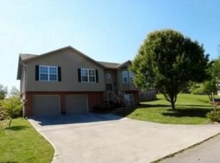 7555 Rising Brooks Ln, Knoxville, TN 37918