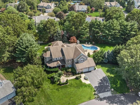 5 Scholar Place, East Setauket, NY 11733