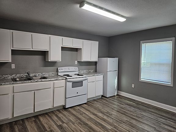 3rd image of 3904 Griffin St #1B
