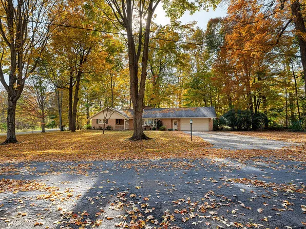 4820 Tulip Tree Ln, Buchanan, MI 49107