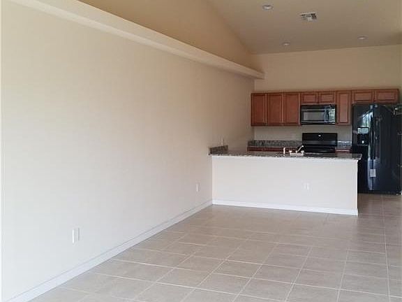 5th image of 1303 NE 8th Pl