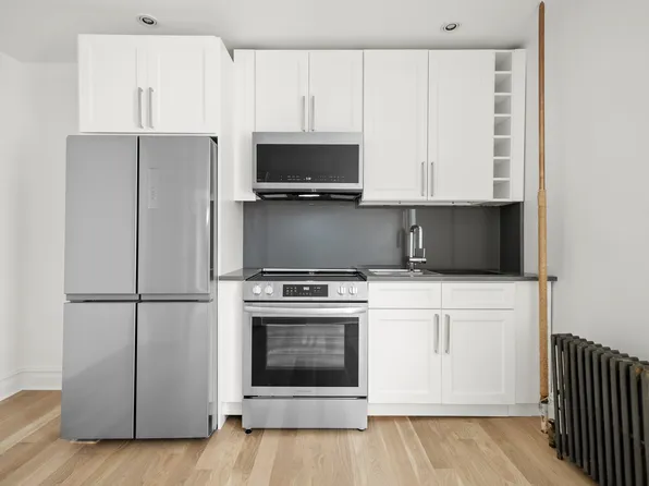 318 Greenwood Avenue image 2 of 4