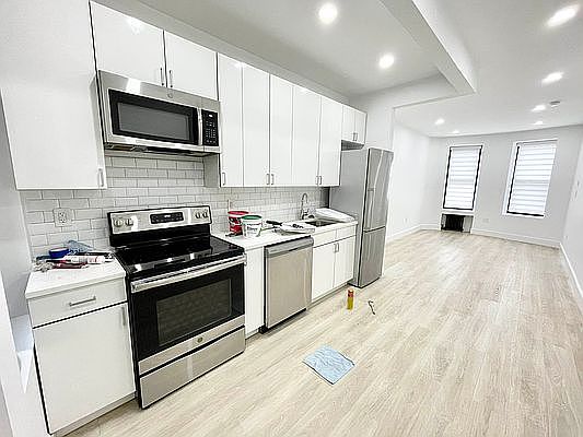 1st image of 425 Sterling Pl APT 1R