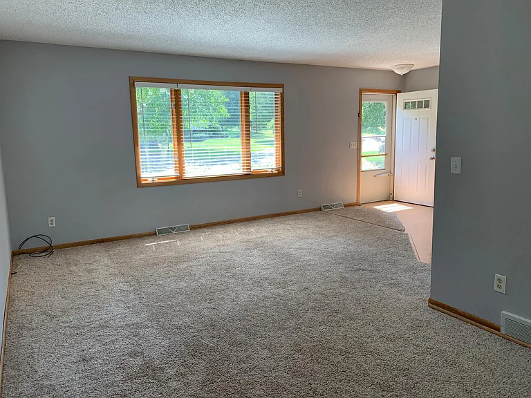 8004 Erie Ave — Photo 7