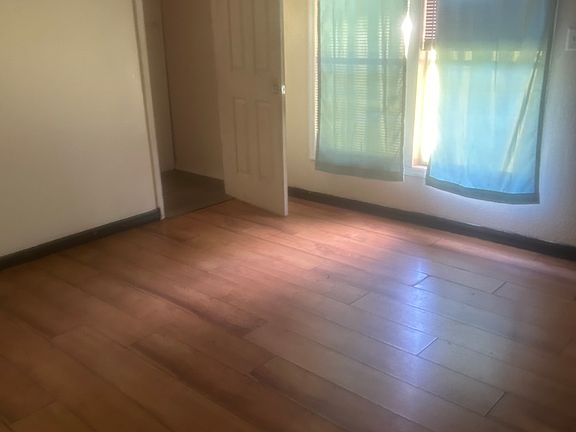 5th image of 5697 N Highland Park Dr
