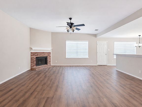 2nd image of 1604 Lesli Dr