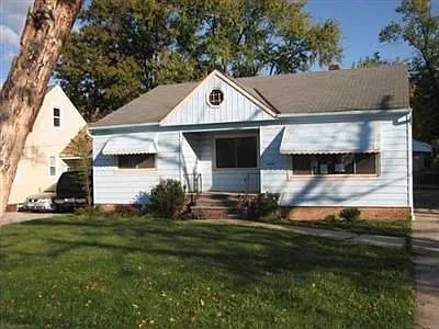 18707 Libby Rd photo 1
