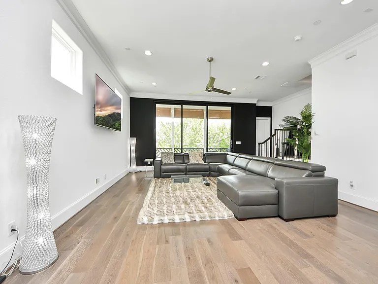 8724 Oak Kolbe Ln — Photo 16