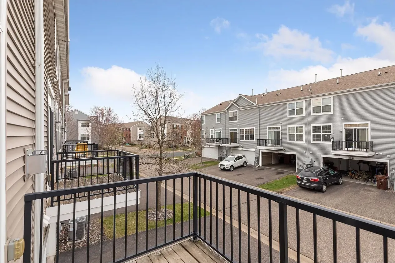 4 bed, 1805 sqft, $2,675 — Photo 3