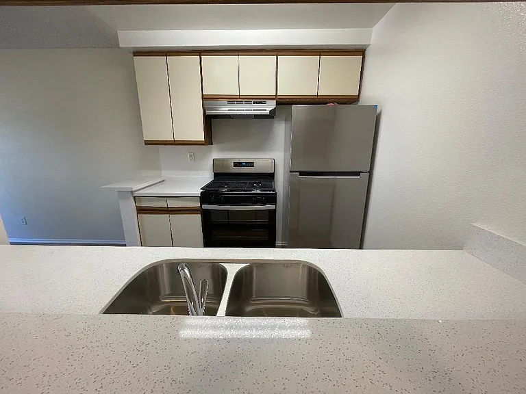 849 Padilla St — Photo 5