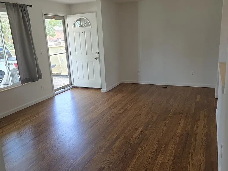 7462 Beach Ct — Photo 3