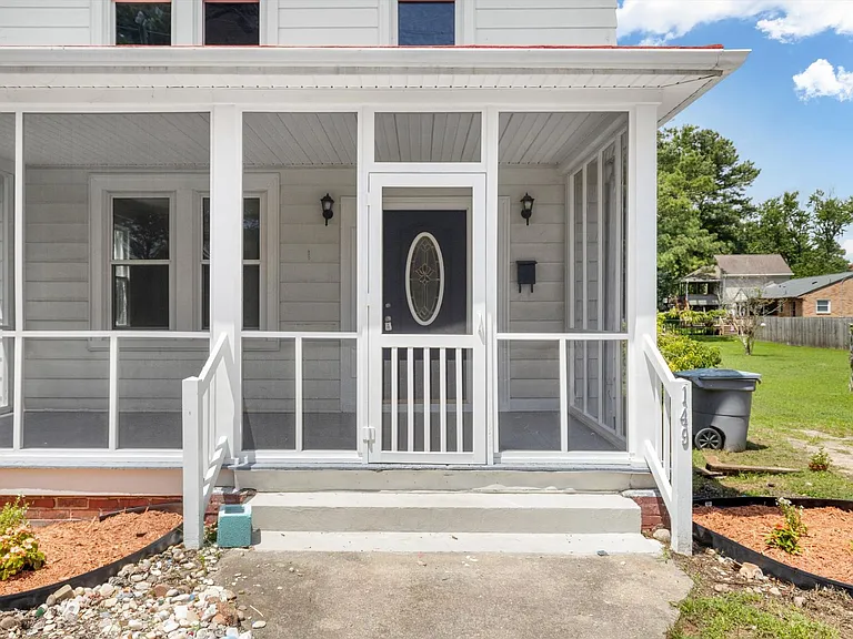 149 Beach Rd — Photo 4