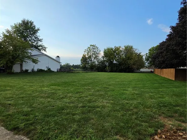 203 Shaw Rd, Englewood, OH 45322