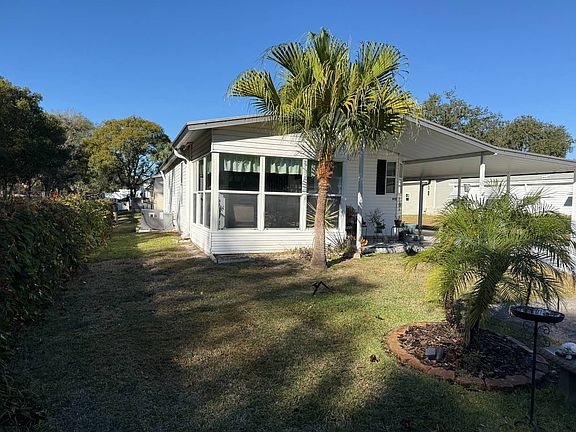 3rd image of 915 Ridge Dr