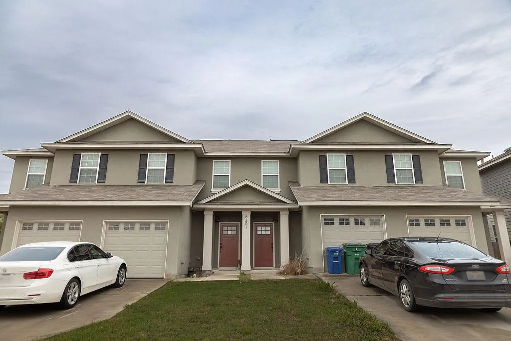 3 bed, 2.5 bath, 1260 sqft, $1,335 — Photo 2