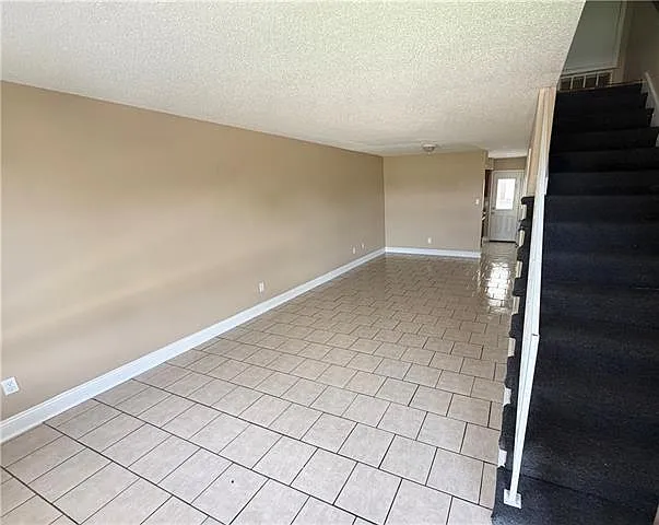 2 bed, 1.5 bath, 950 sqft, $1,100 — Photo 4