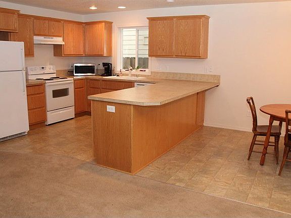 4th image of 5902 NE 64th St