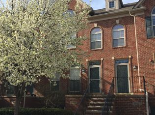 39464 Springwater Dr #27, Northville, MI