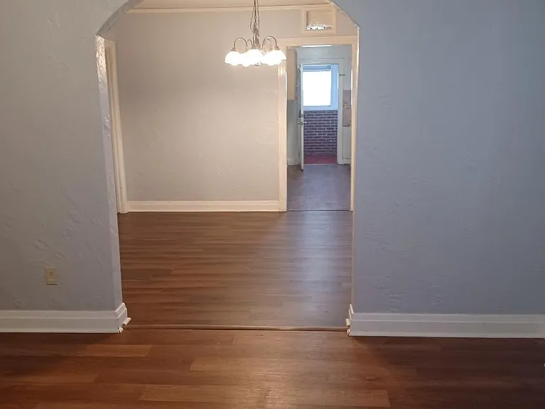 5918 Pearl St — Photo 2