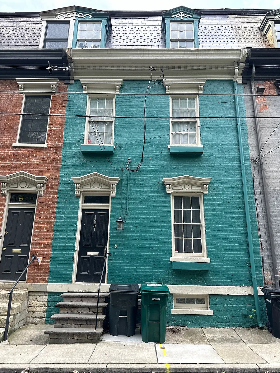 Building Photo - 1851 Walker St