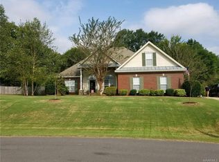 201 Sunfest Dr, Deatsville, AL 36022