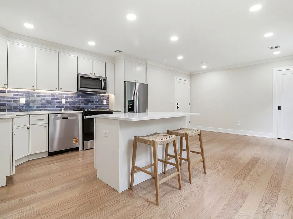 134 Snyder Ave #A