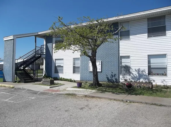 Creekside Apartments, 401 E Polk Ave, Whitney, TX 76692
